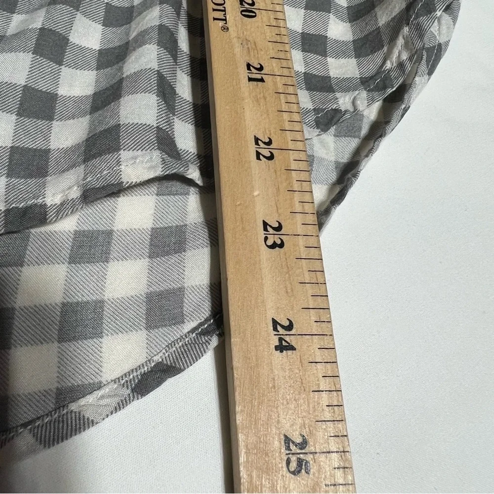 H&M 100% Modal Taupe and White Checkered Button Down Shirt‎ - Picture 6 of 6